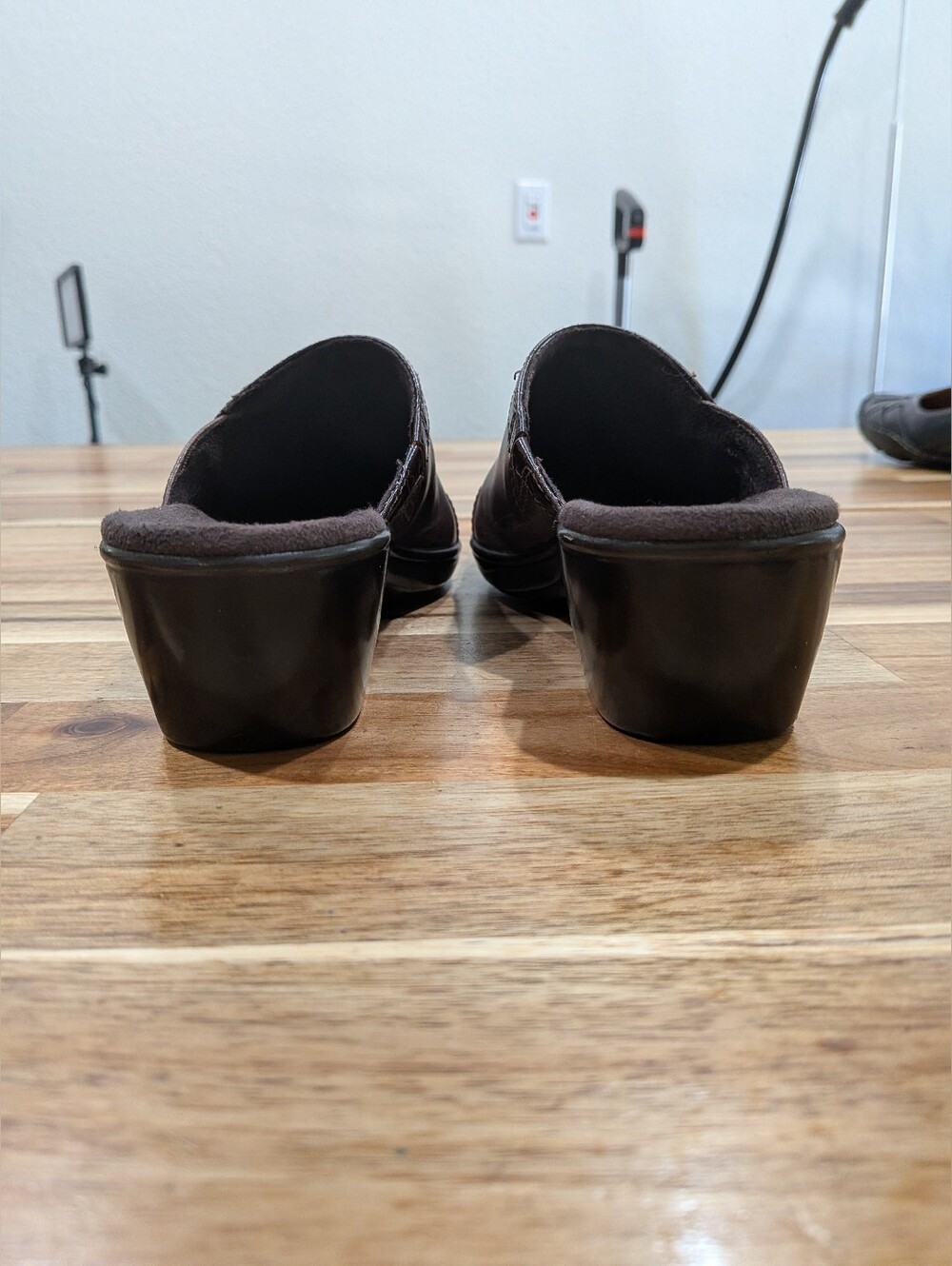 Clarks Bendables Clogs Size 7.5 Brown Leather Comfort Mule Shoes Slip On Casual - Picture 4 of 7